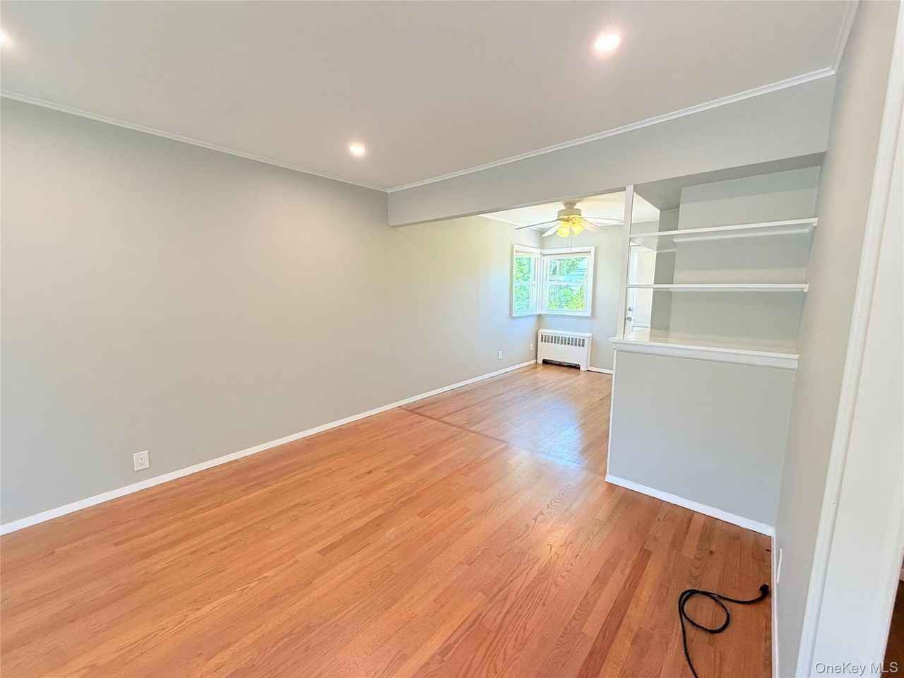8 E Gate - Photo 3 of 15