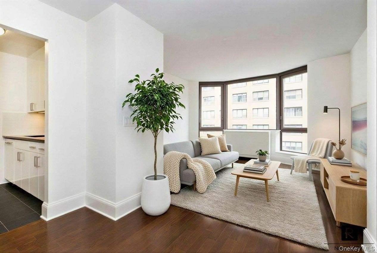 300 E 64th St #9B - Photo 2 of 5
