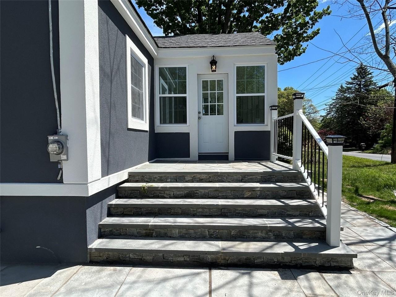346 Meadow Ave - Photo 2 of 17