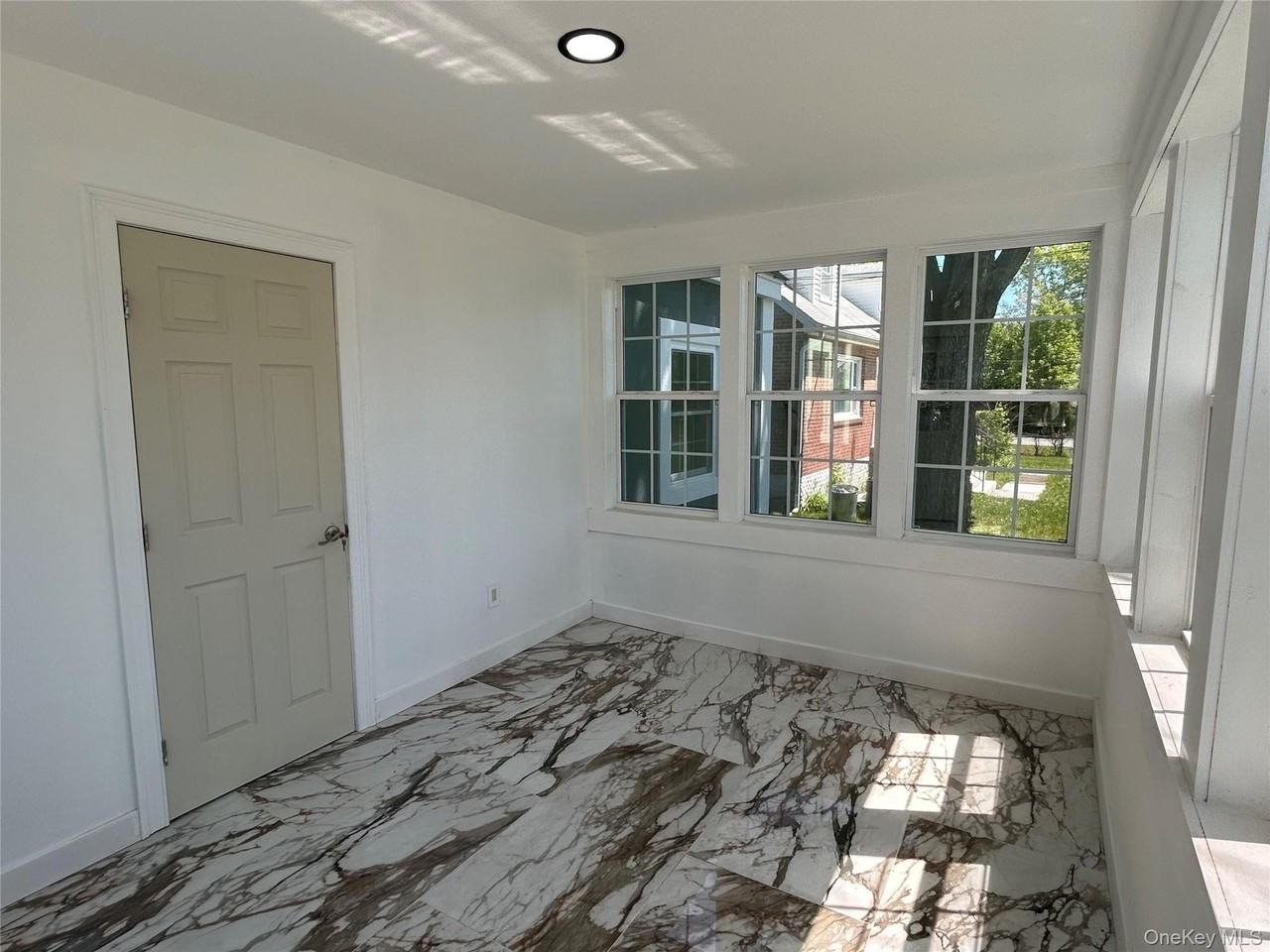 346 Meadow Ave - Photo 3 of 17