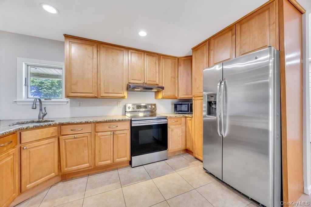 153 Sunrise Ln - Photo 4 of 43