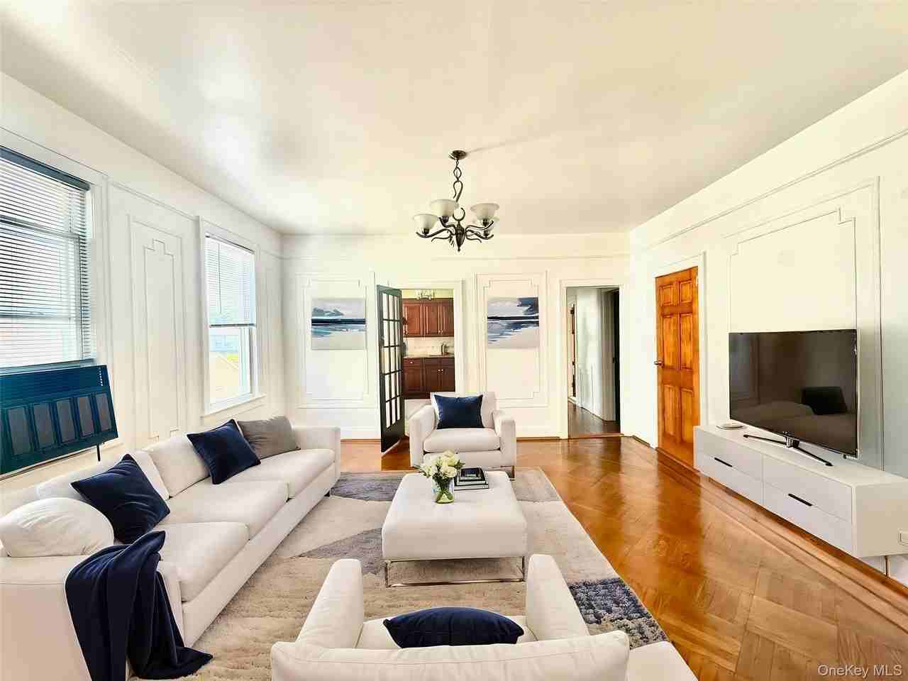 9512 108th Ave - Photo 2 of 7