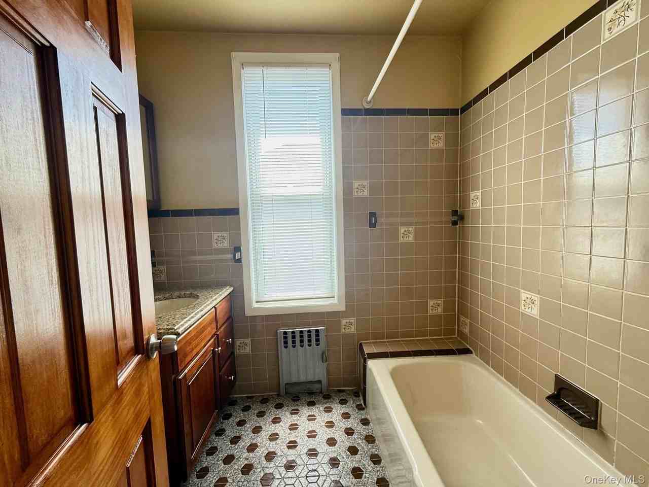 9512 108th Ave - Photo 7 of 7