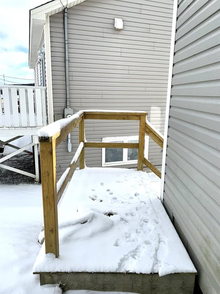 18 Hamlet St #A - Photo 3 of 5