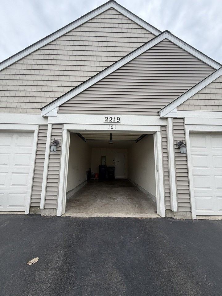 2219 Waterleaf Ct #101 - Photo 2 of 19