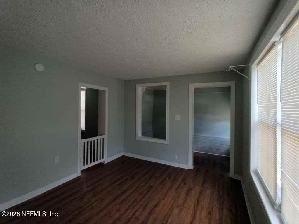2542 Wilcox St - Photo 3 of 11