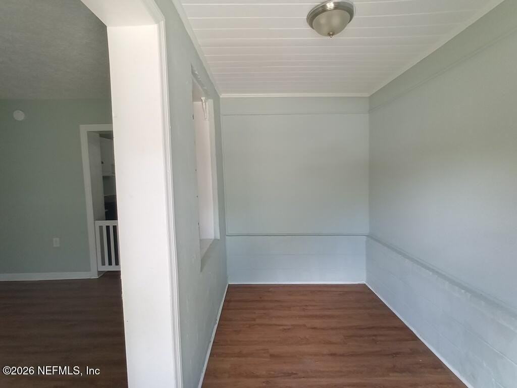 2542 Wilcox St - Photo 4 of 11