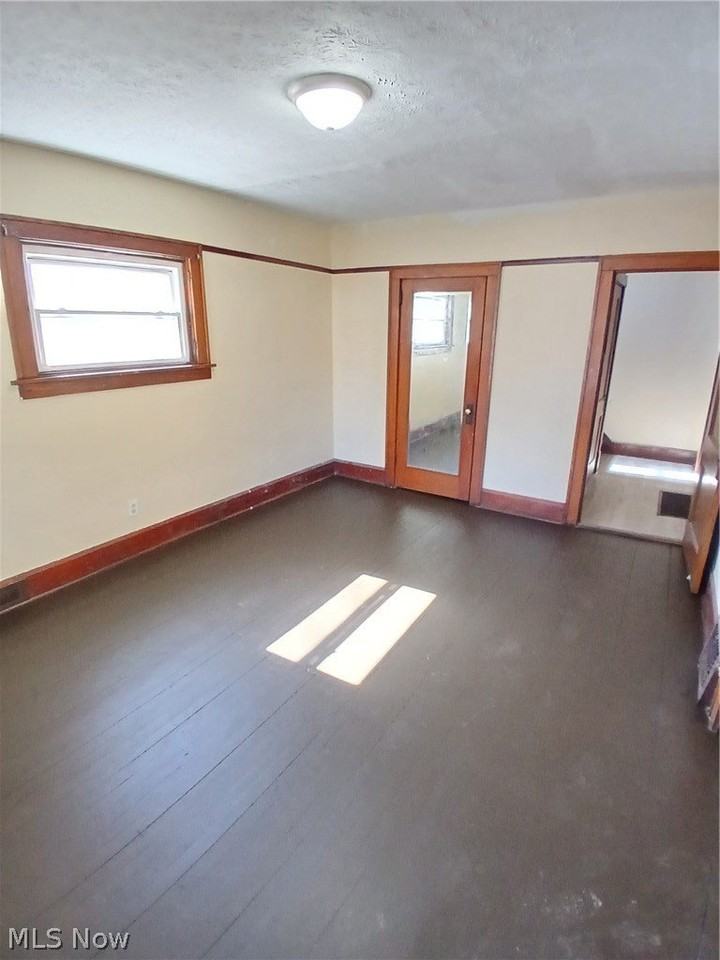 2222 Birch St - Photo 3 of 19
