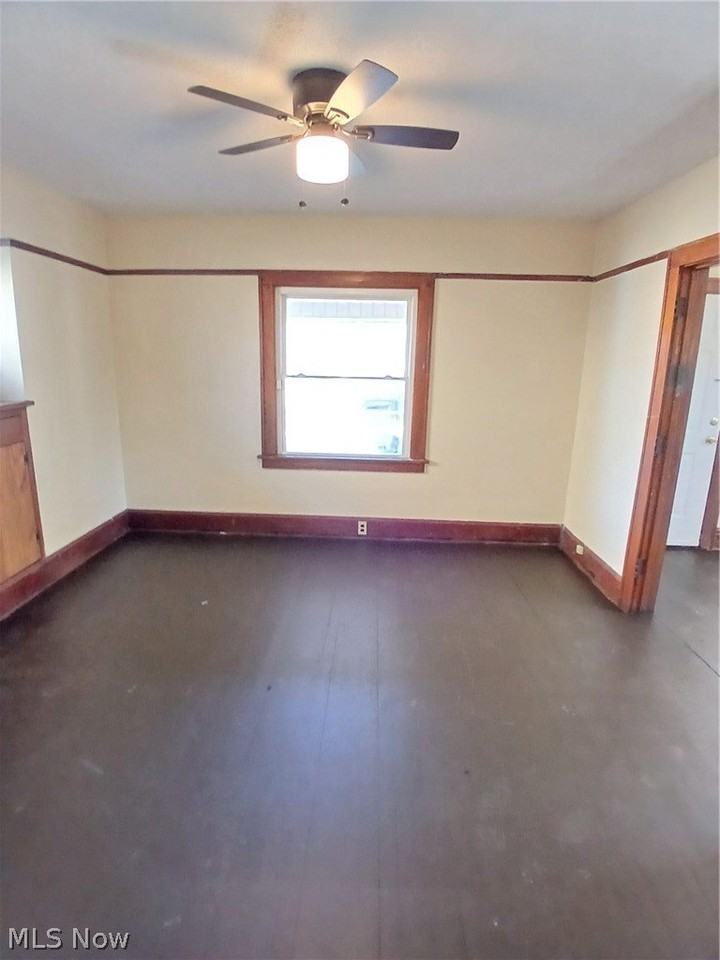 2222 Birch St - Photo 5 of 19