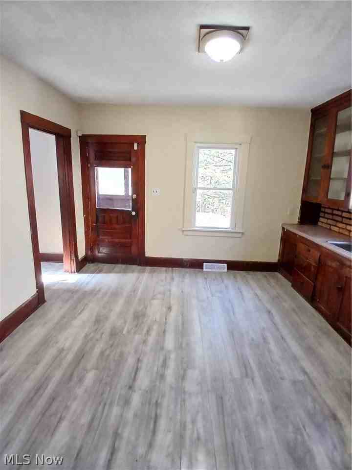 2222 Birch St - Photo 7 of 19