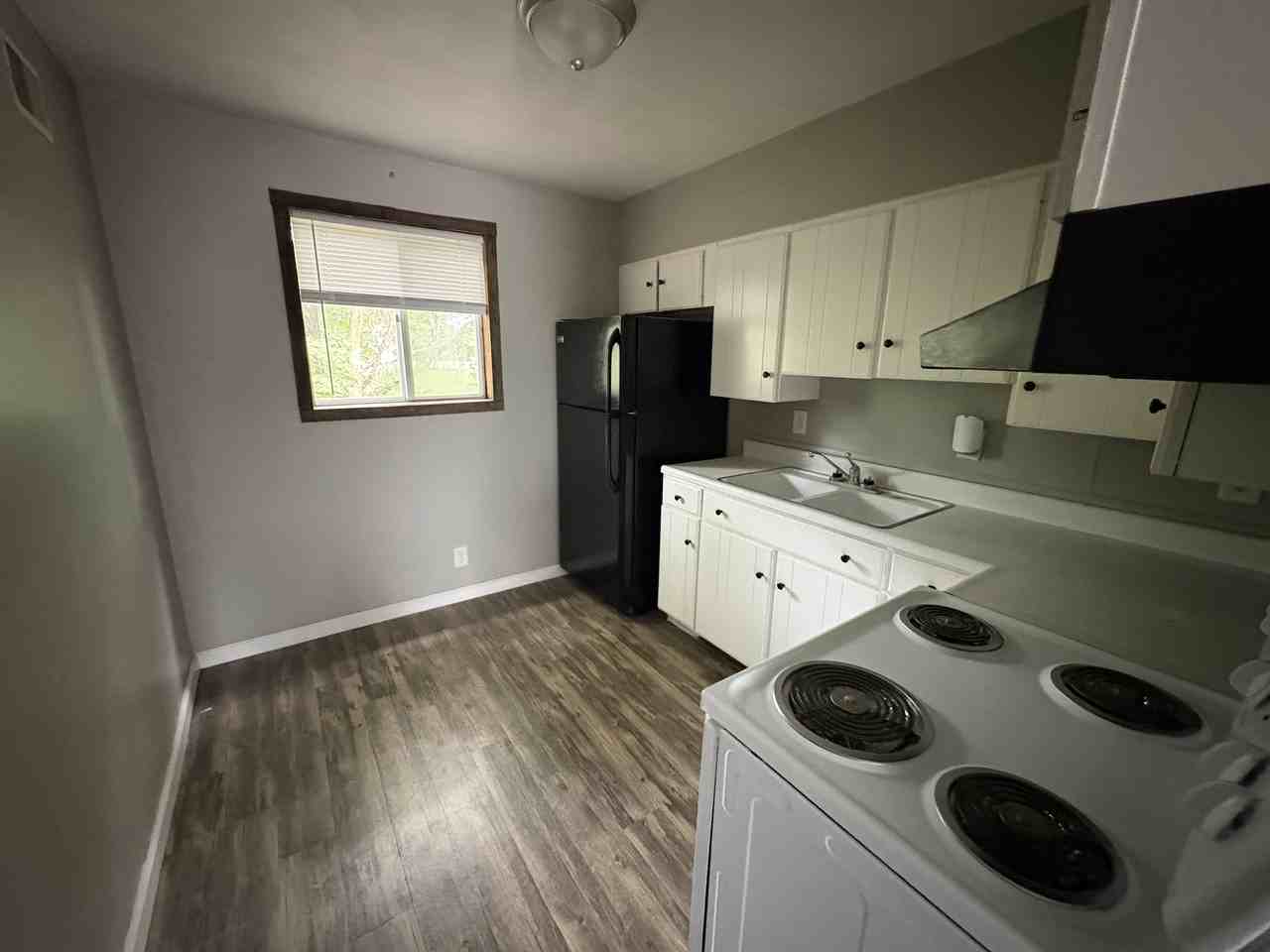 928 South Stewart Street #8 - Photo 2 of 7