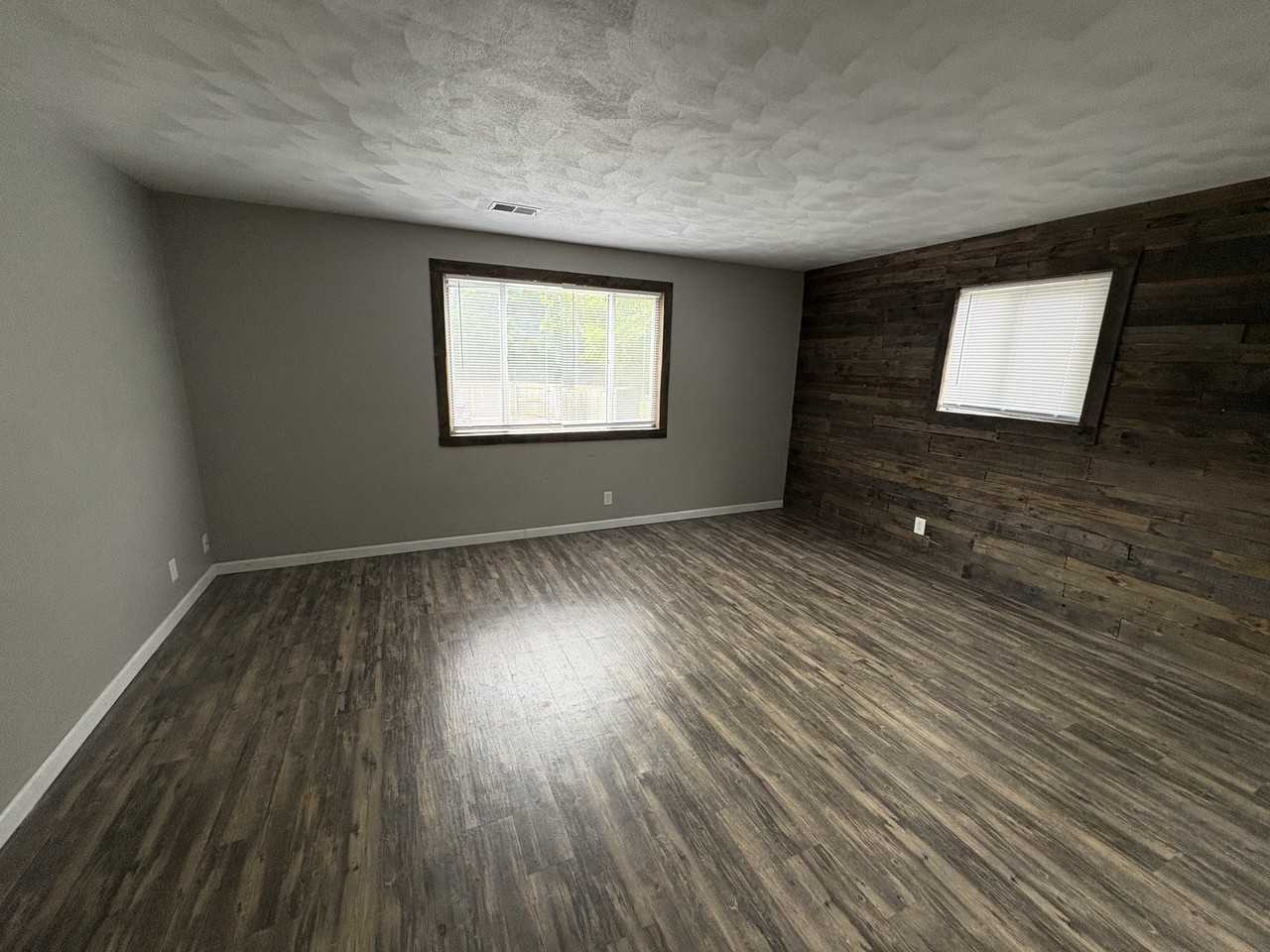 928 South Stewart Street #8 - Photo 6 of 7