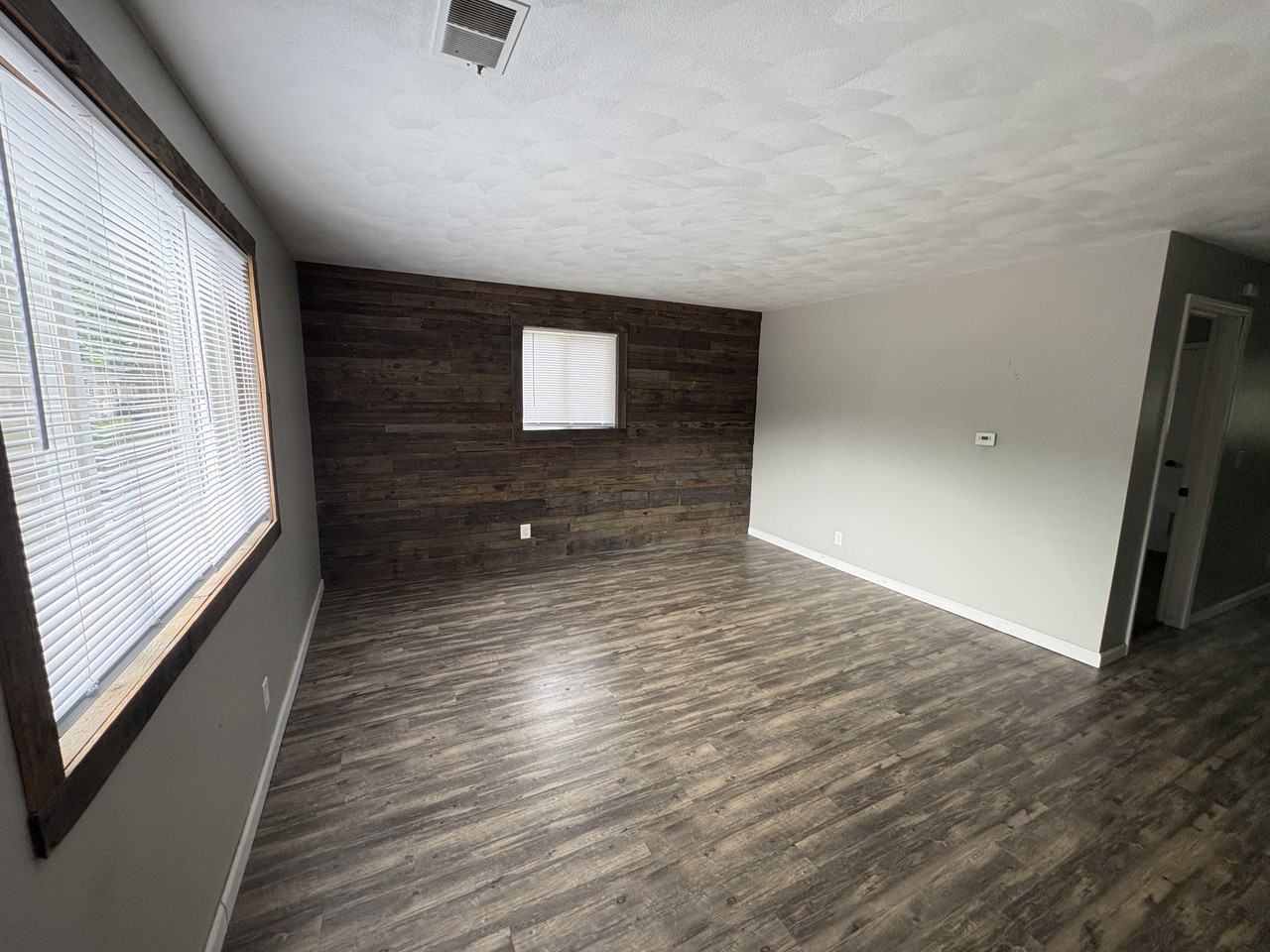 928 South Stewart Street #8 - Photo 7 of 7