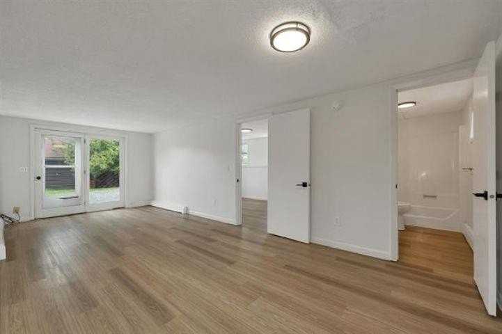 9 Elm St #B - Photo 2 of 7