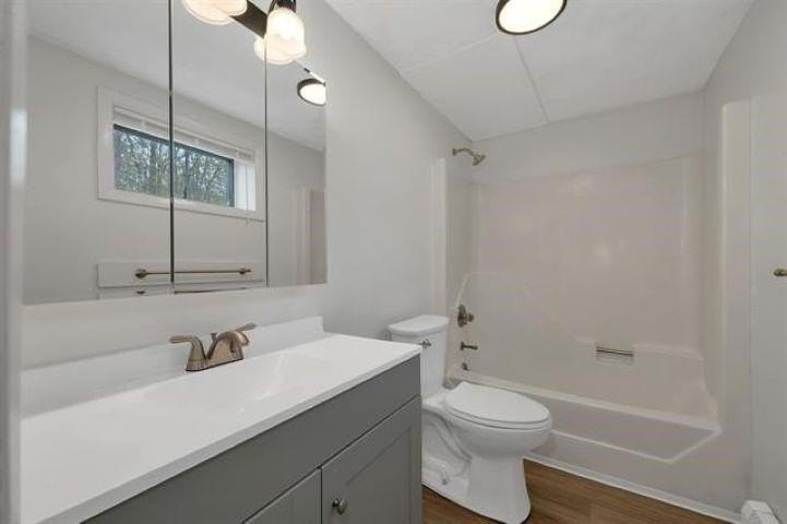 9 Elm St #B - Photo 3 of 7