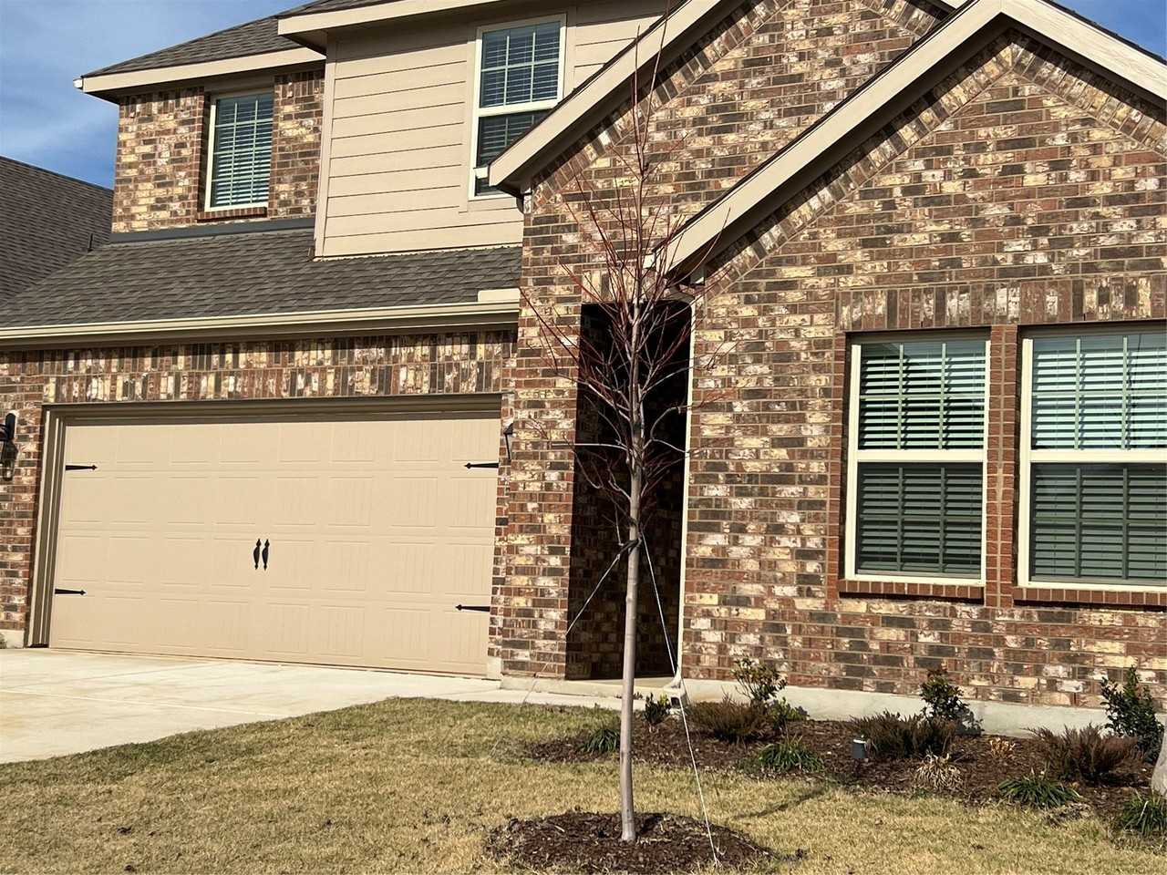 10517 Breezeway Dr - Photo 2 of 30