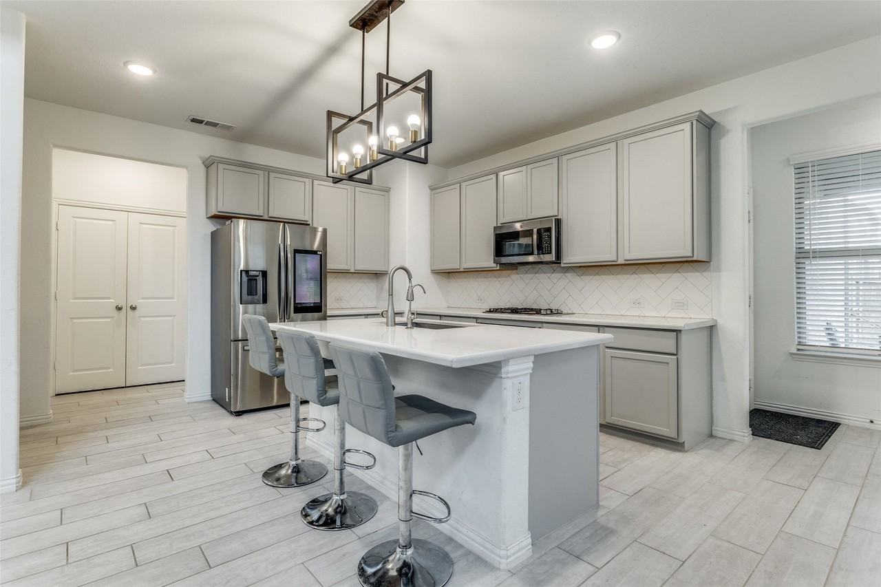 1417 Verbena Ln - Photo 5 of 24