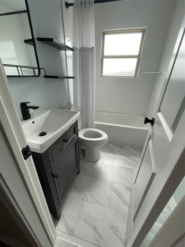 2517 Amelia St - Photo 5 of 7
