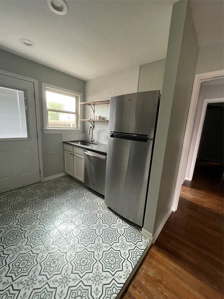 2517 Amelia St - Photo 7 of 7