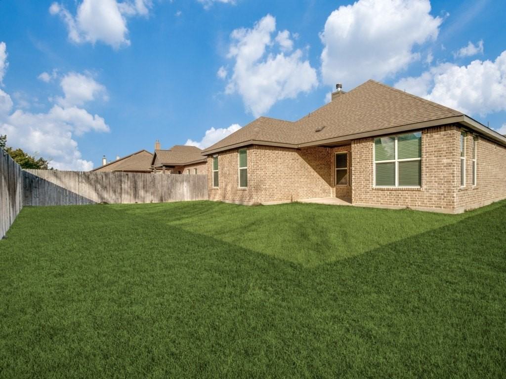 3225 Greymoore Dr - Photo 3 of 16