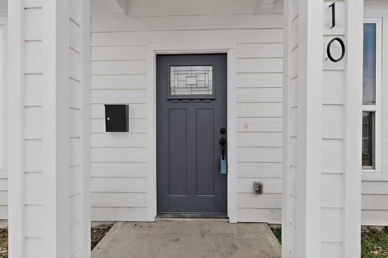 1610 Life Ave - Photo 5 of 38