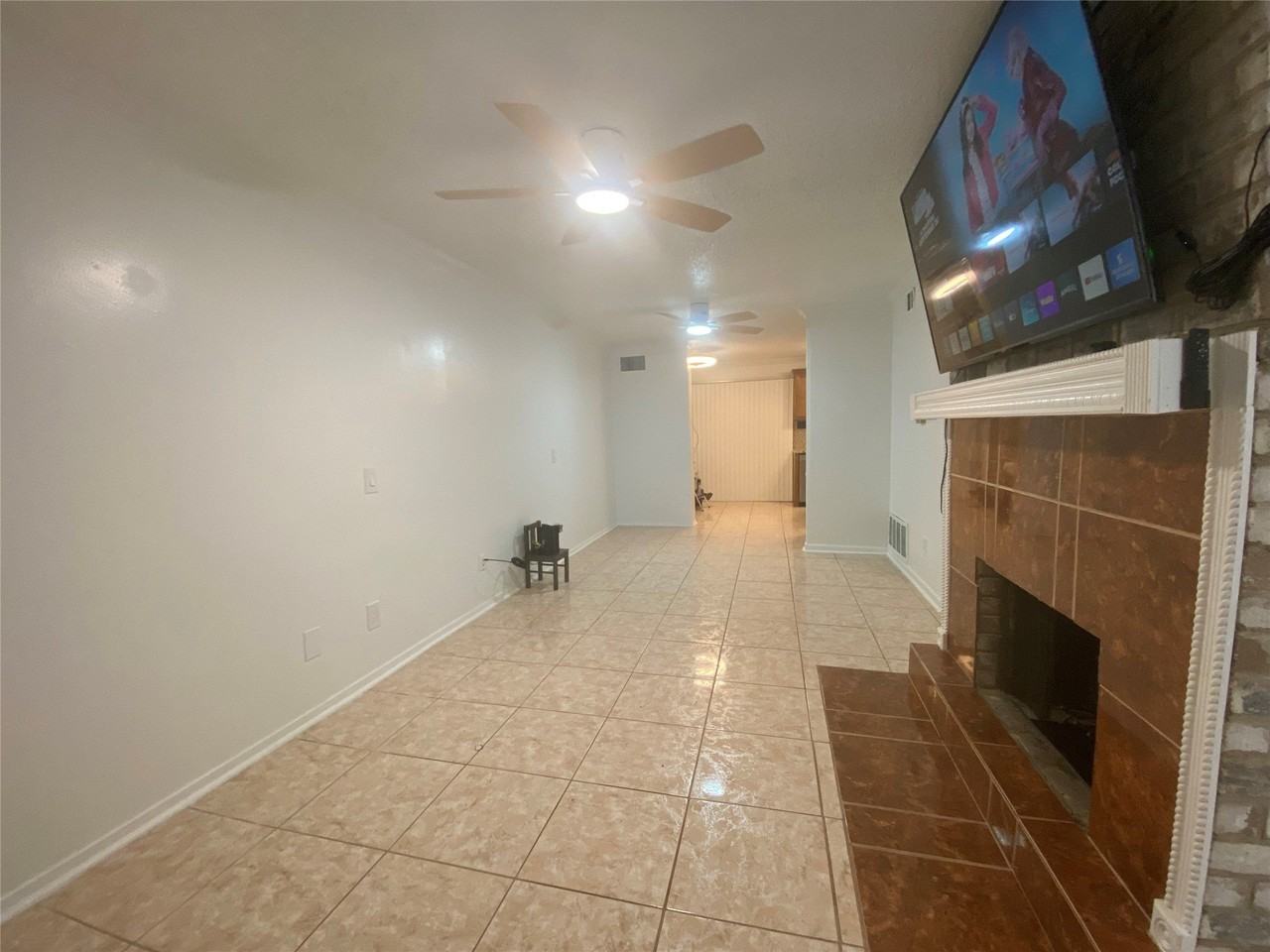 3420 Hidalgo Dr #301 - Photo 5 of 39