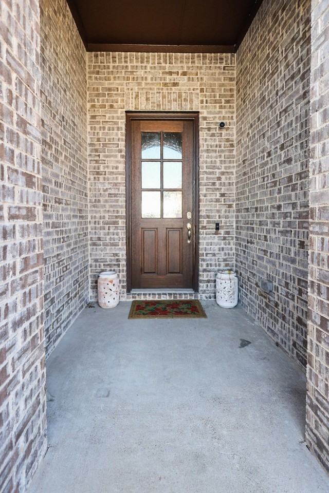 209 Chesapeake Dr - Photo 2 of 19