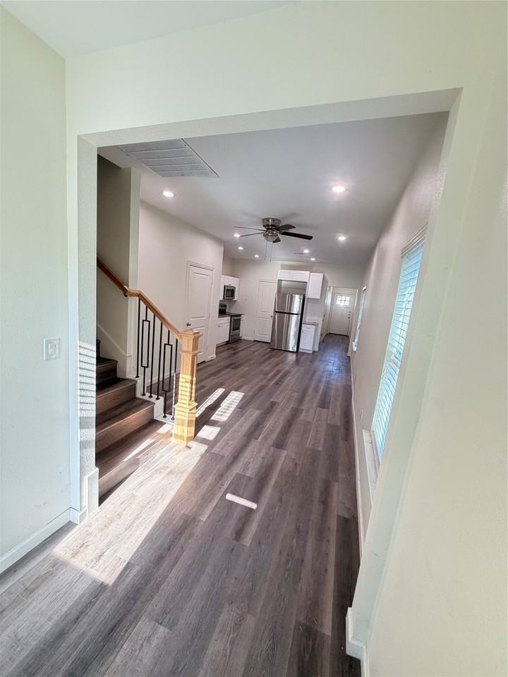 3445 Frazier Ave - Photo 4 of 16