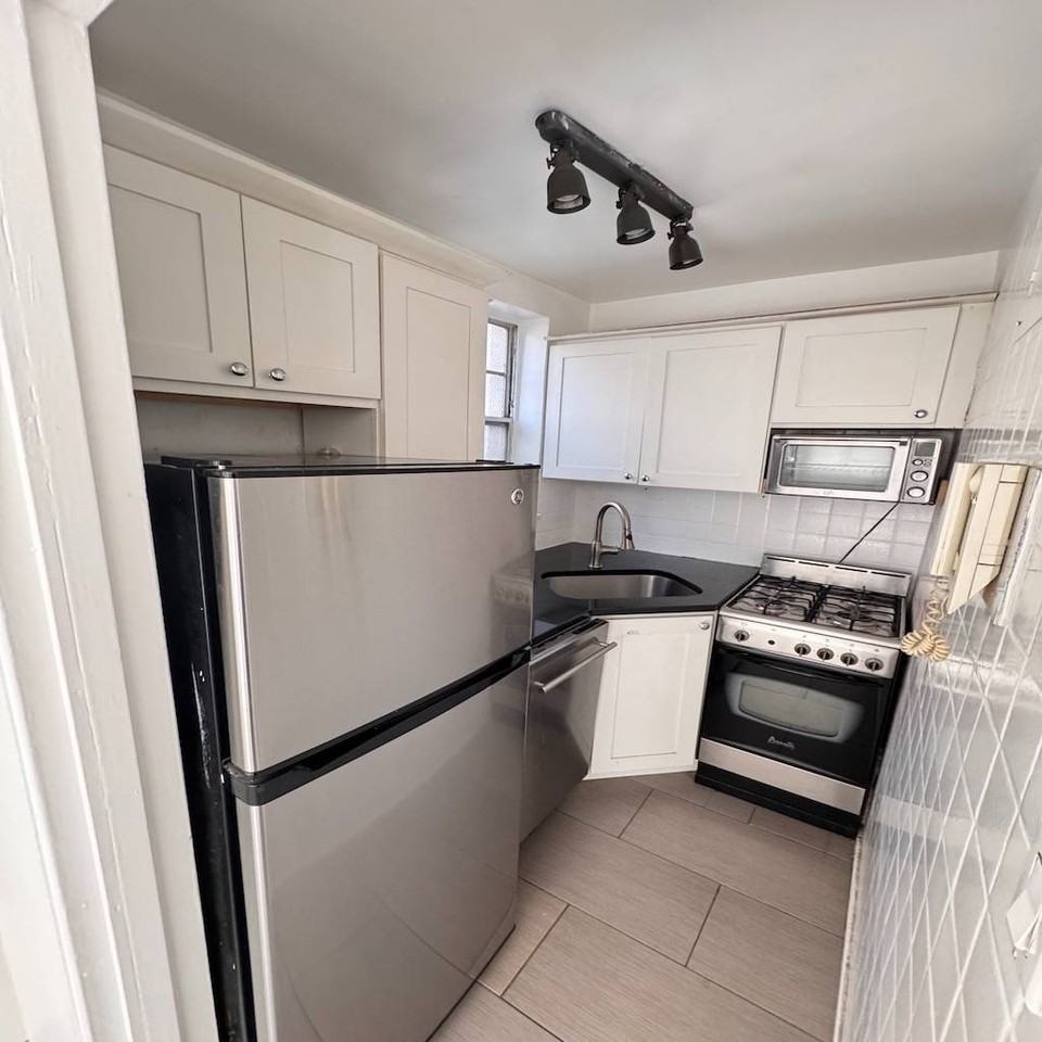288 Lexington Ave #5A - Photo 3 of 9