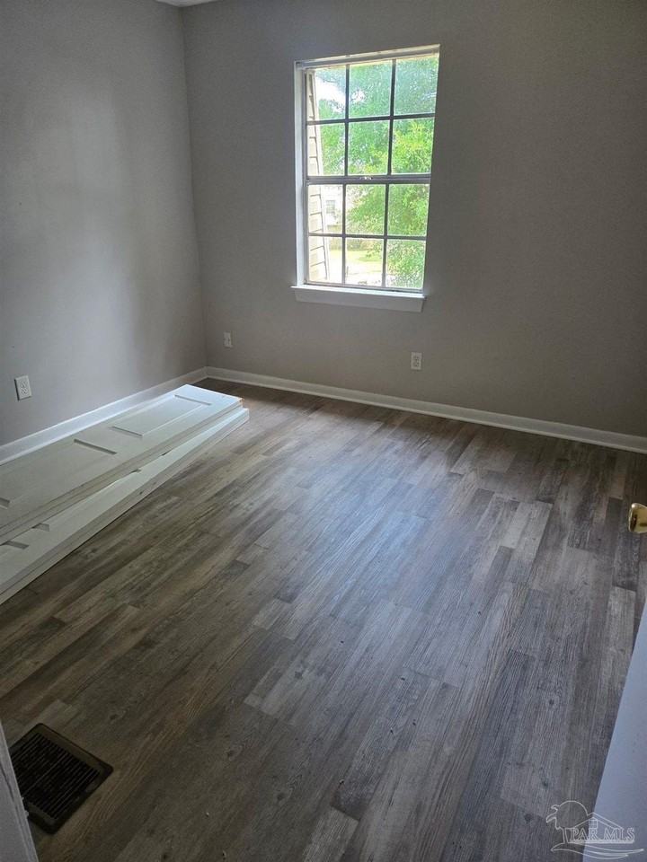 1200 Lake Dr #B - Photo 3 of 10