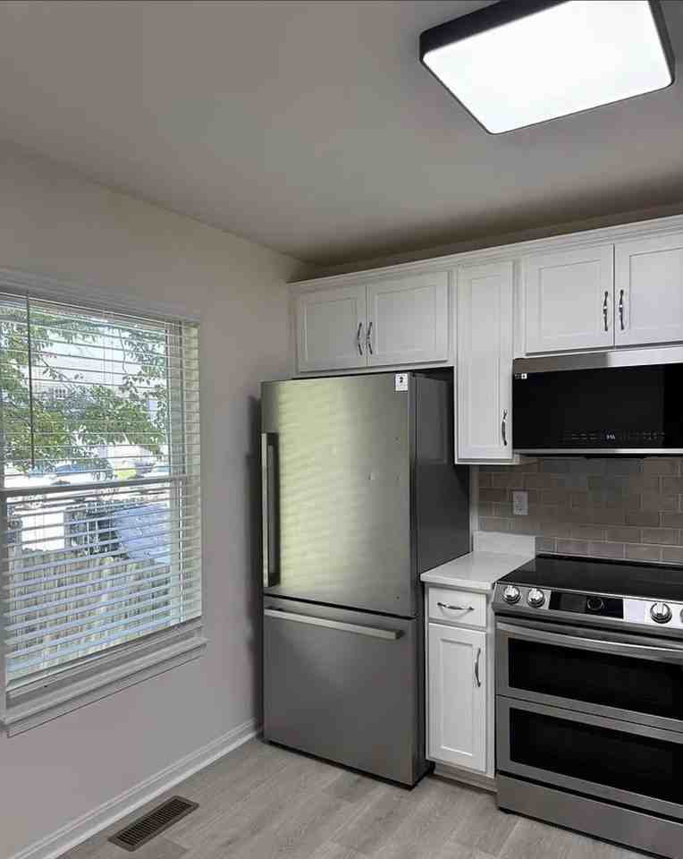 723 Hemlock St #1 - Photo 3 of 21