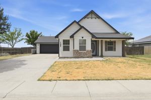 featured image of 1295 N Blossom Ave #1