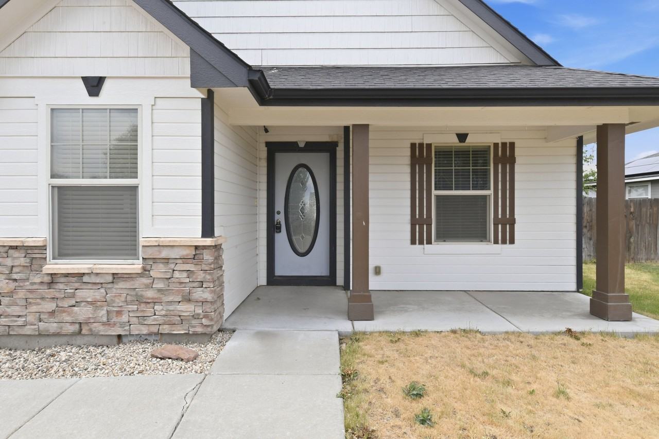 1295 N Blossom Ave #1 - Photo 5 of 23