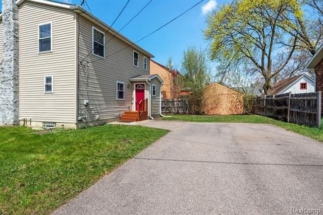 3260 Sashabaw Rd - Photo 4 of 34