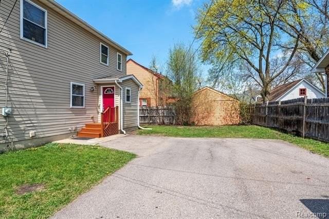 3260 Sashabaw Rd - Photo 7 of 34