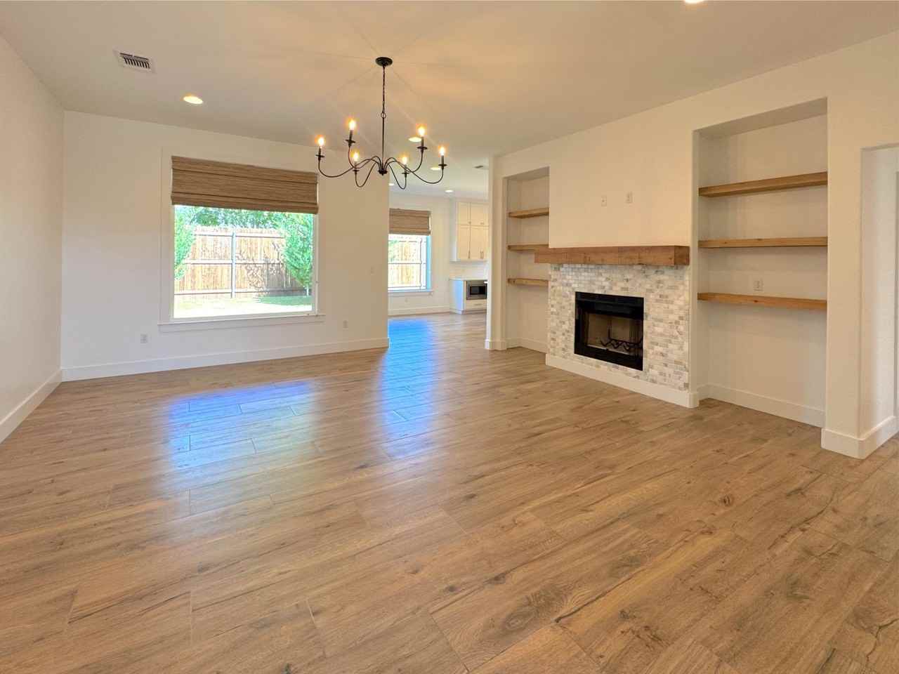 5941 Merrick St - Photo 2 of 20