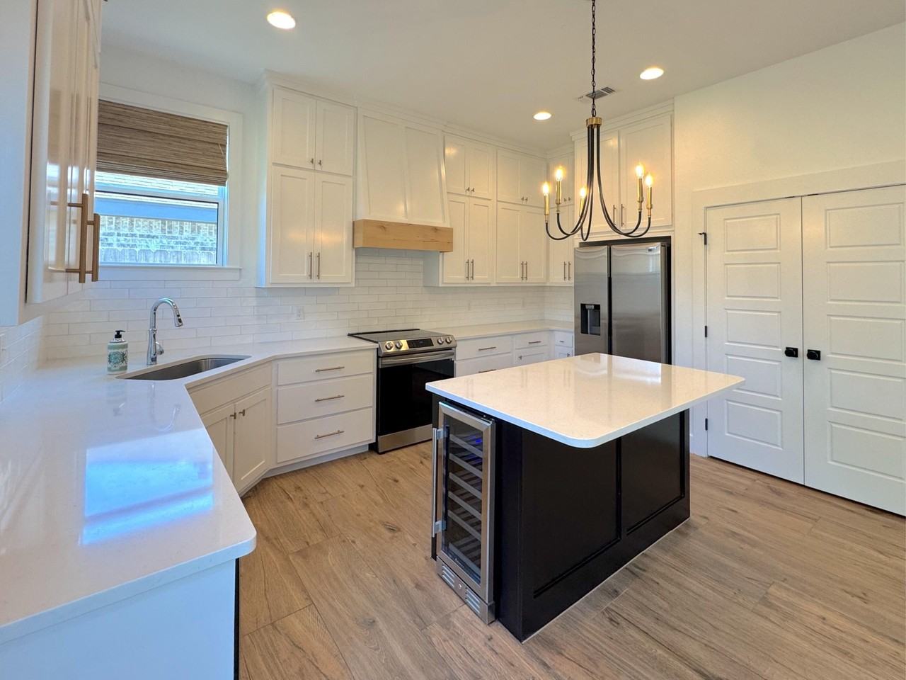 5941 Merrick St - Photo 4 of 20