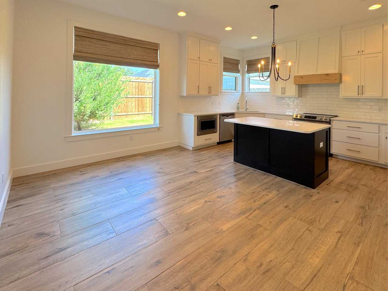 5941 Merrick St - Photo 7 of 20