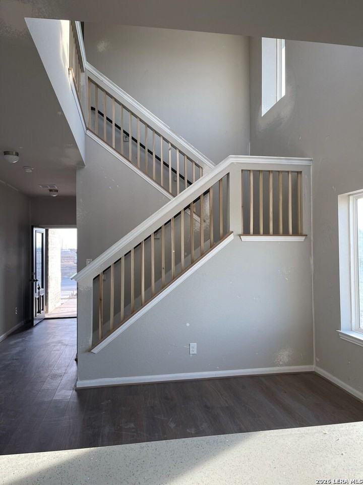 416 Jacks Pl - Photo 4 of 12