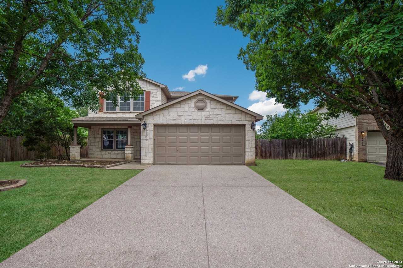 16526 Amberly Ct - Photo 2 of 27