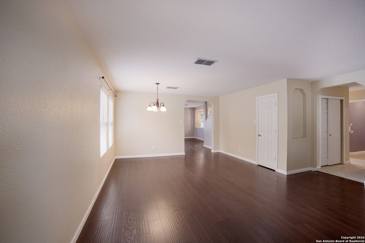 16526 Amberly Ct - Photo 5 of 27