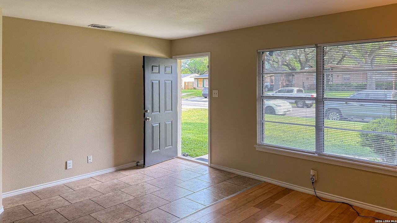 4535 Lyceum Dr - Photo 3 of 23