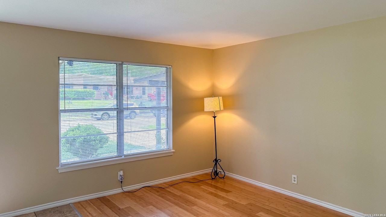 4535 Lyceum Dr - Photo 4 of 23