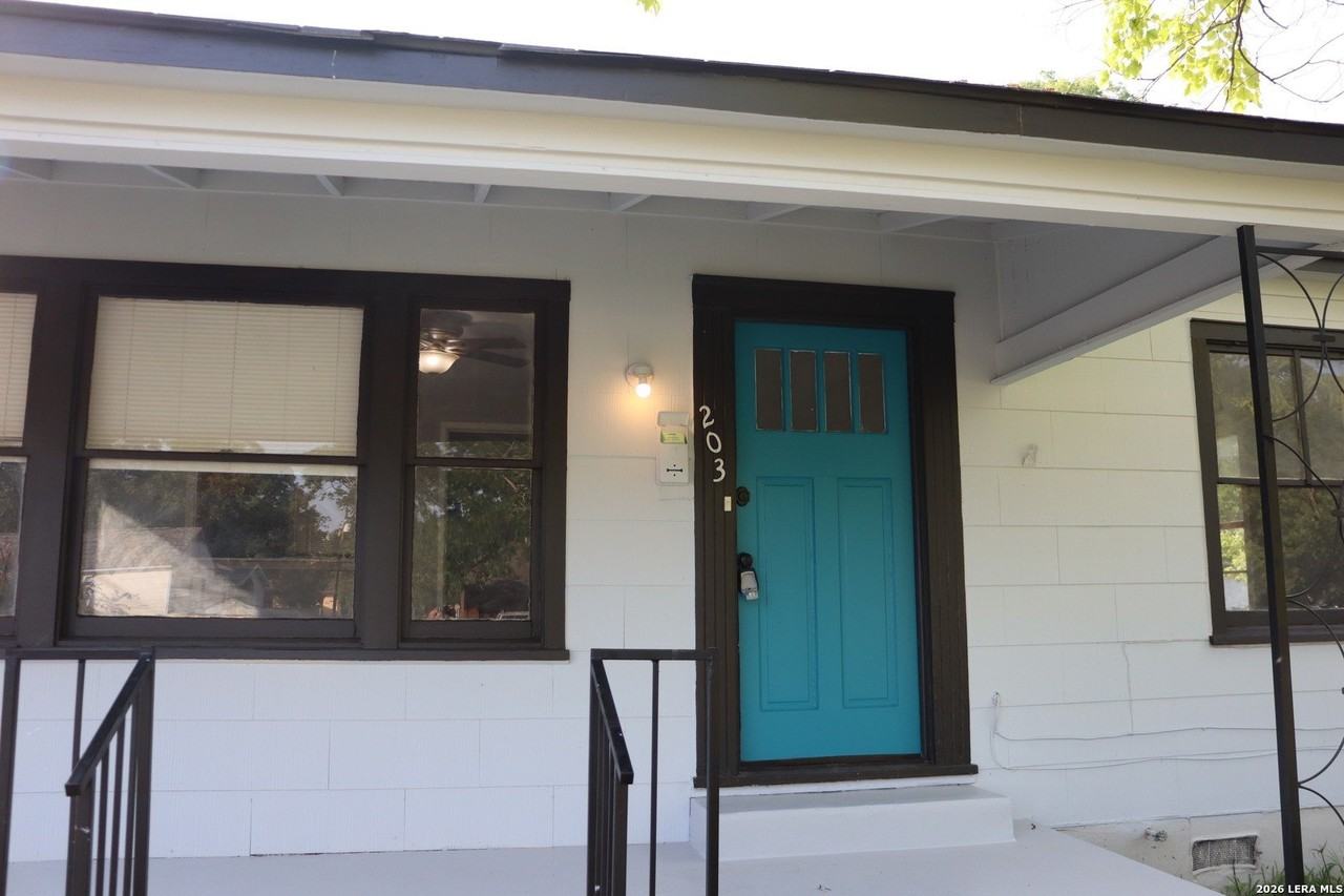 203 Brooks Ave - Photo 2 of 18