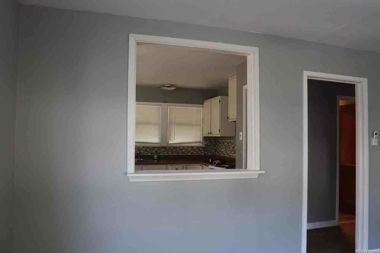 203 Brooks Ave - Photo 6 of 18