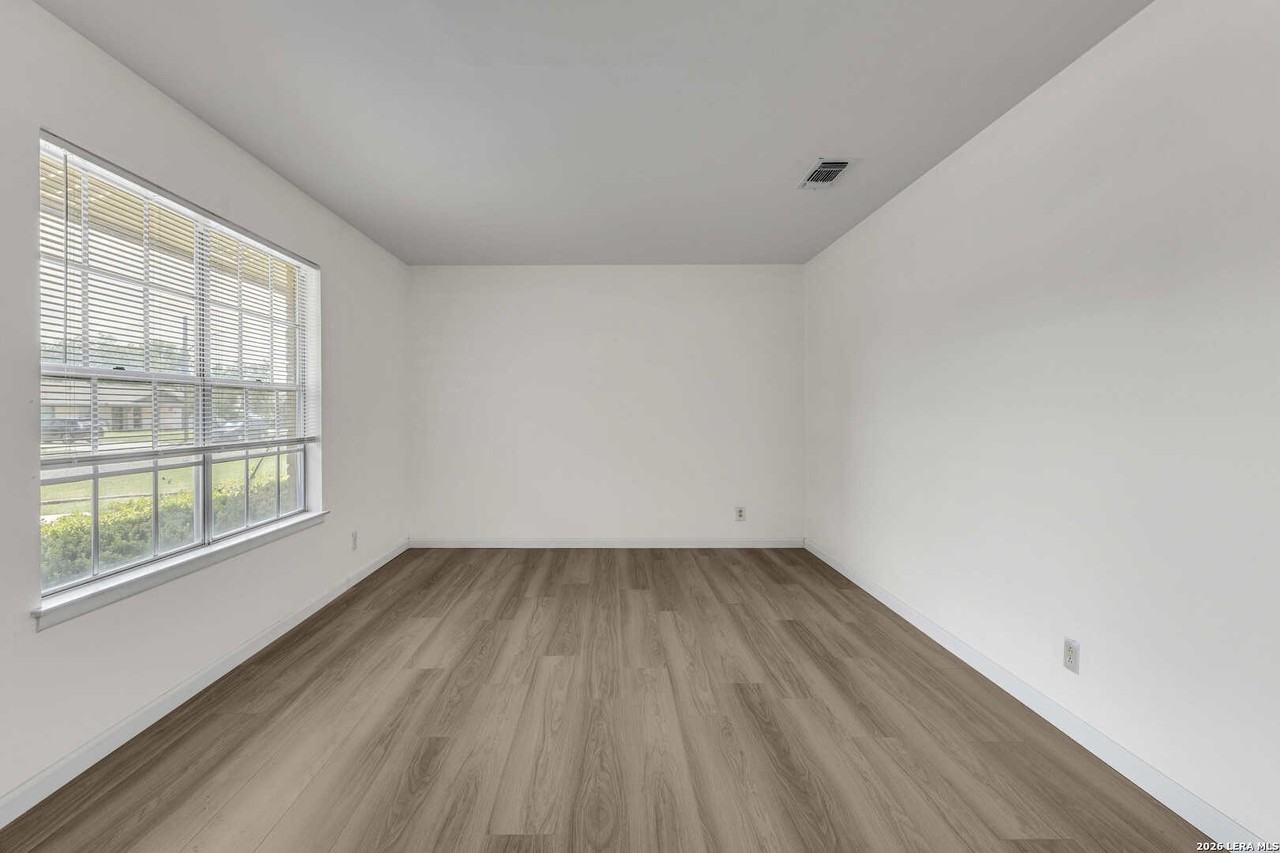 5535 Cool Valley St - Photo 7 of 32