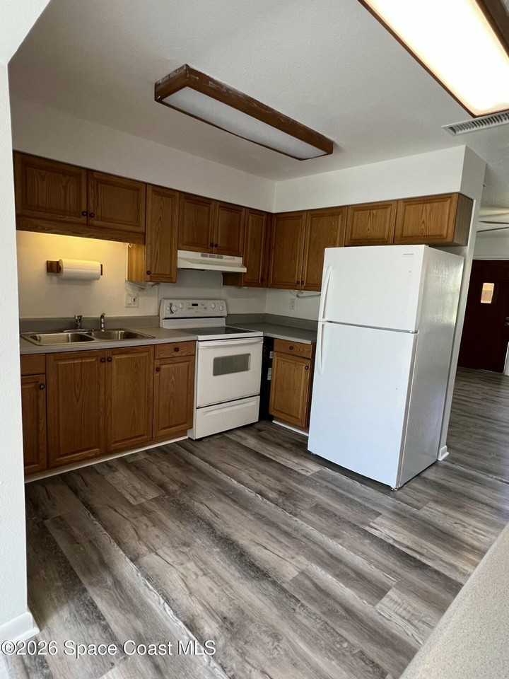 2444 Mercury Dr - Photo 4 of 20