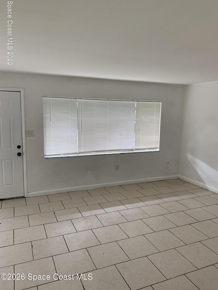 180 Minna Ln #306 - Photo 2 of 7