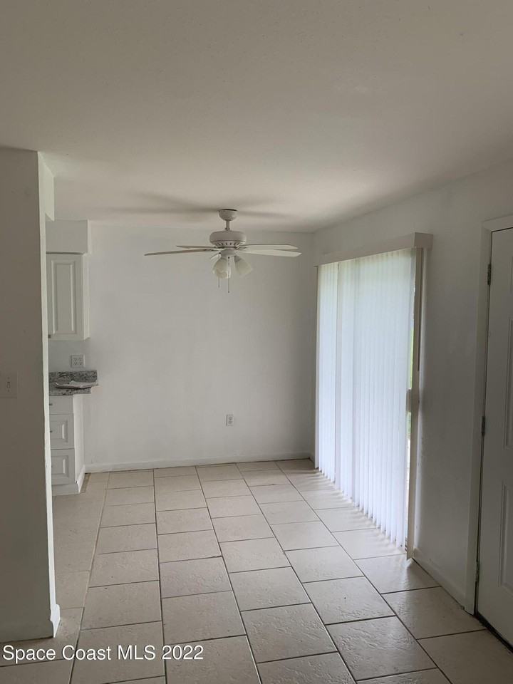180 Minna Ln #306 - Photo 3 of 7