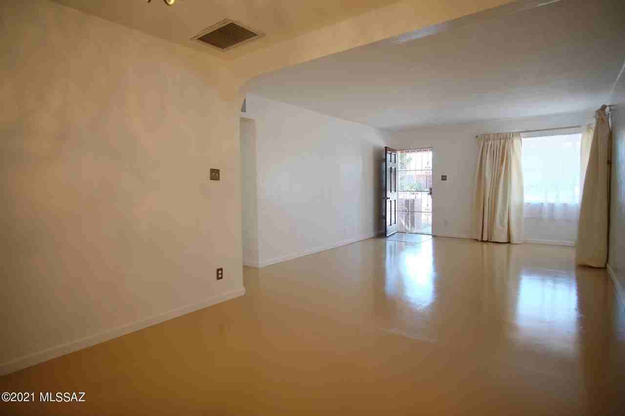 4917 E Timrod St - Photo 5 of 36